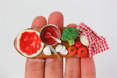 Tomatoes Picnic Pizza PetitPlat Handmade Miniature Food By