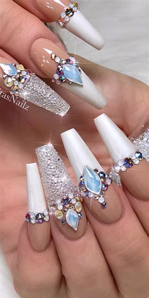 32 Extraordinary White Acrylic Nail Designs To Finish Your Trendy Look