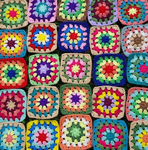 Stitch of Love: Crochet Granny Squares: WIP