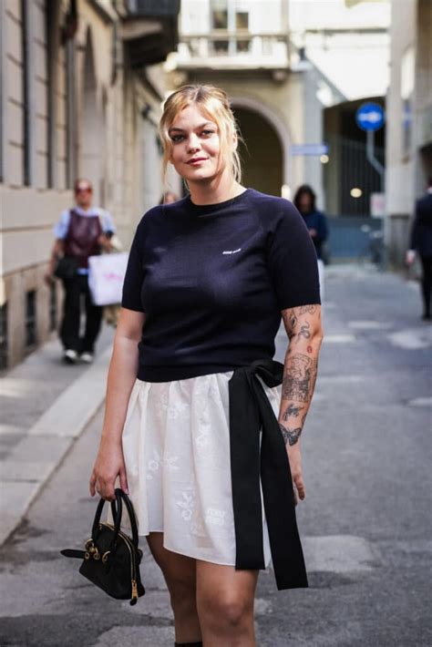 Louane Pose En Bikini Le Clich Qui Enflamme La Toile Public