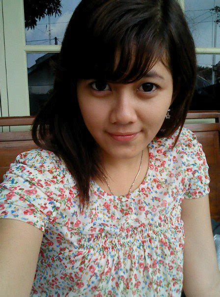 Cewek Ini Cantik Banget Majalah Dewasa Hot