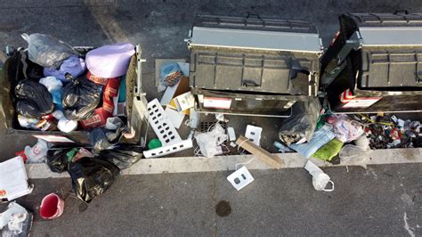 Avellino Incidenti Lavoro Cade Da Camion E Muore Lapresse