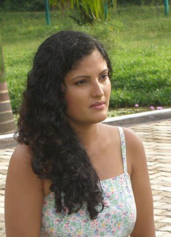 Sri Lanka Actress Paboda Sri Lankan Hot Actress Picture Gallery
