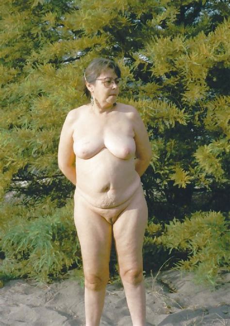 Matures And Grannies On The Beach Porn Pictures Xxx Photos Sex Images Pictoa