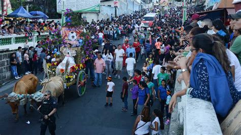 El Desfile De Carretas Que Marca El Inicio De Las Fiestas De