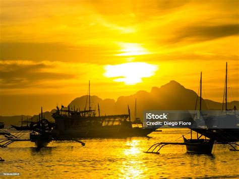 Sunset In Corong Corong Beach El Nido Palawan Stock Photo Download