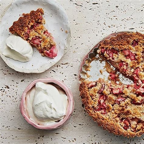 Glutenfri Smulpaj Med Rabarber Och Kardemumma Recept ICA Se