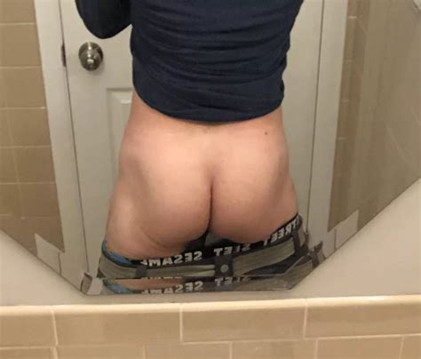 Who Wants To Watch Me Work Nudes Guysfrombehind Nude Pics Org