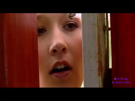 Due Amiche Si Toccano E Si Leccano In Piscina Mentre Un Altra Ragazza Le Spia XVIDEOS