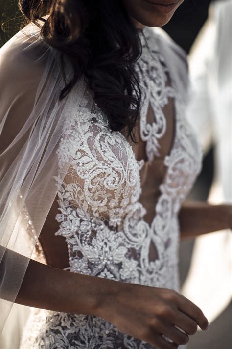 Boat wedding dress «Jade» with detachable sleeves | WONA