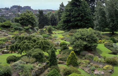 10 Of The Best Gardens To Visit In The Uk Amazing Gardens Botanic