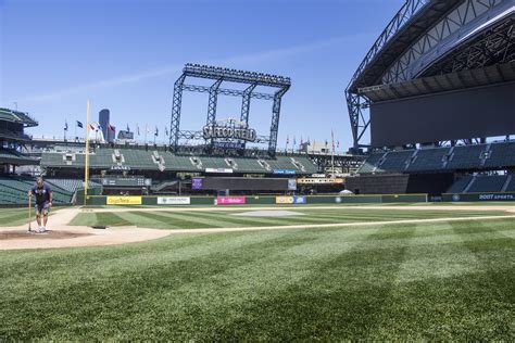 From Field Level A View Of Safeco Field In Seattle Washin Flickr