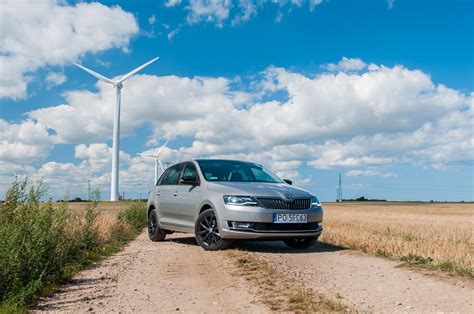 Rozsądna Skoda Rapid jakie elementy wyposażenia warto zamówić a z