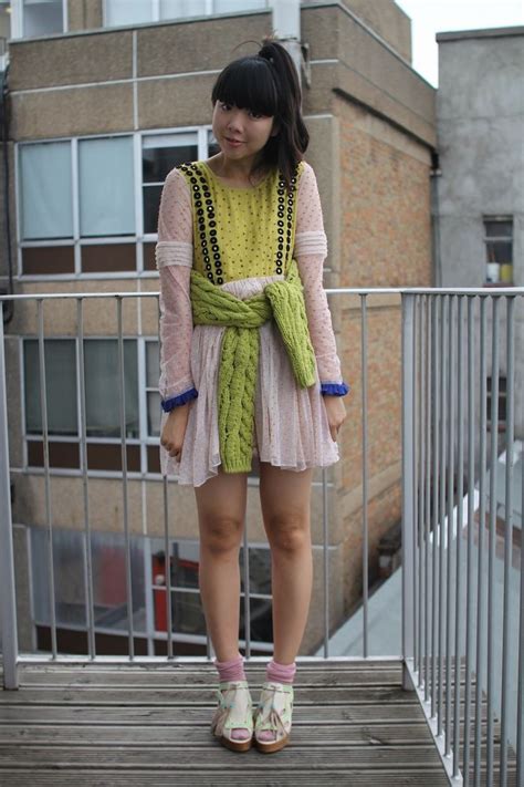 Hot Sexy Susie Lau Bikini Pics