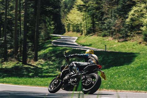 Hyper Naked Bike Vergleich Triumph Speed Triple RS