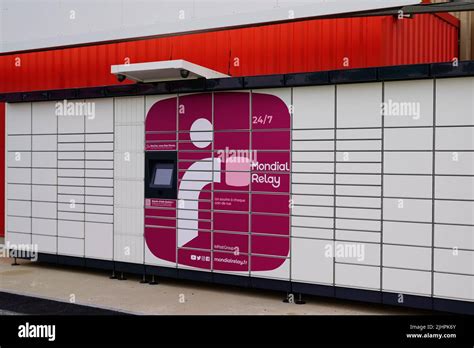 Bordeaux Aquitaine France 07 14 2022 Mondial Relay Logo Brand And