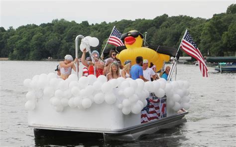 30 pontoon decoration party ideas for a boat parade – Artofit