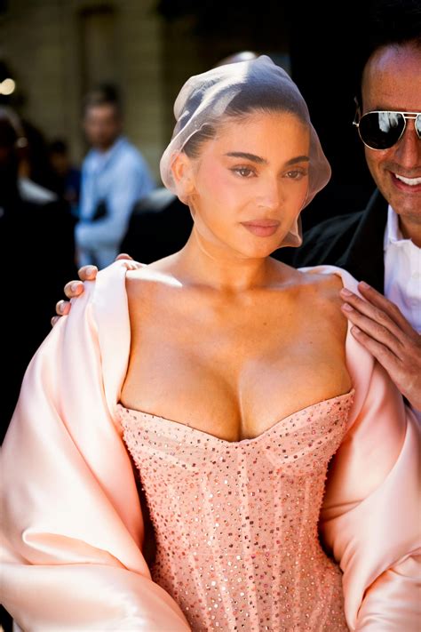 Kylie Jenner Sexy Curves Cleavage Schiaparelli Paris Hot Celebs Home