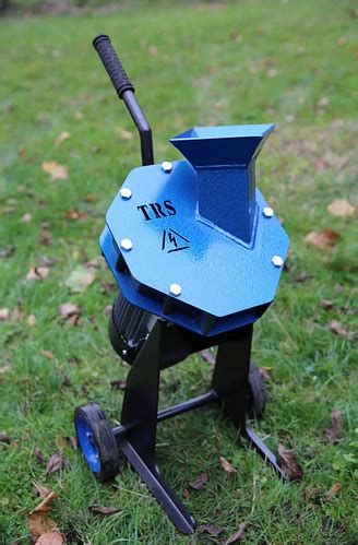 Купить Щепорез с электро двигателем для измельчения веток и ...