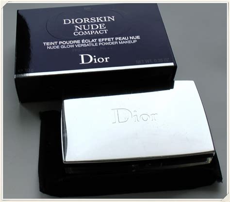 Пудра Diorskin Nude Compact Natural Glow Radiant Powder Foundation SPF PA в оттенке
