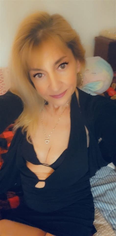 Cougarlishis Milf On The Prowl Pics Xhamster