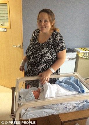 Surrogate Mother Delivers Second Daughter For Gay Couple Daily Mail Online