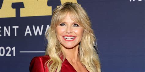 Christie Brinkley Floors Fans With Hot Topless Throwback Pic