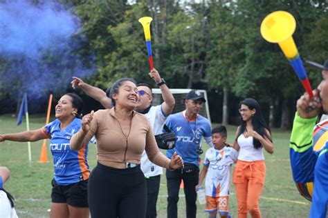 Con saltos y gritos de alegría terminó la Copa Regional de Fútbol