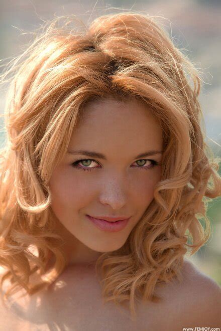 Tempting Teen Goddess Tinna Femjoy Porn Pic