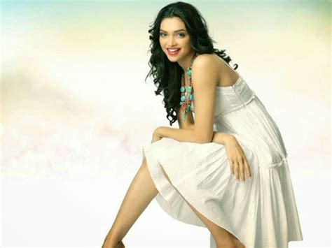 Bollywood Hot Actress Deepika Padukone Stills Movie Galleries Andhrafriends