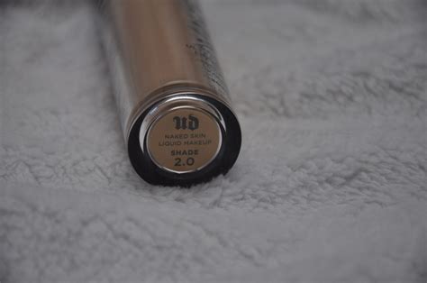 Fond de teint Naked Skin d Urban Decay Réglisse Myrtilles
