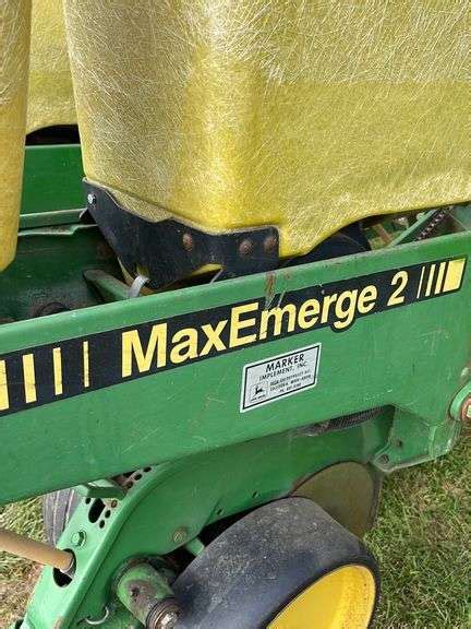 John Deere 7200 Maxemerge 2 Drawn Conservation Vacuum Planter 4 Row W Precision Planting And John