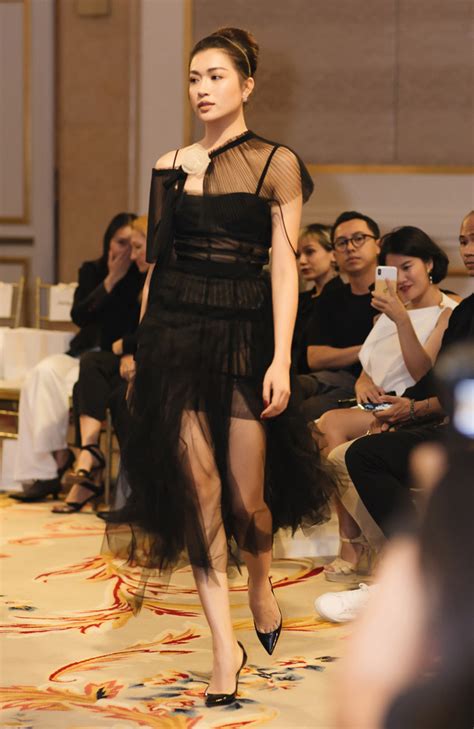 T Ng Thanh H Ng Thu Th O M C S Nh I U V I Gam Nude