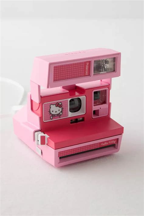 The Polaroid X Retrospekt Hello Kitty Perfectly Pink 600 Instant Film ...