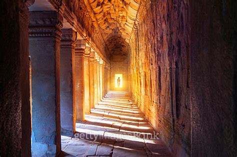 The monks in Angkor Wat Cambodia 이미지 649244688 게티이미지뱅크