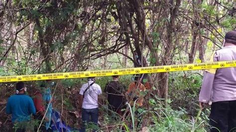 Penemuan Mayat Pria Menggantung Di Akar Pohon Di Hutan Tuban Kondisi