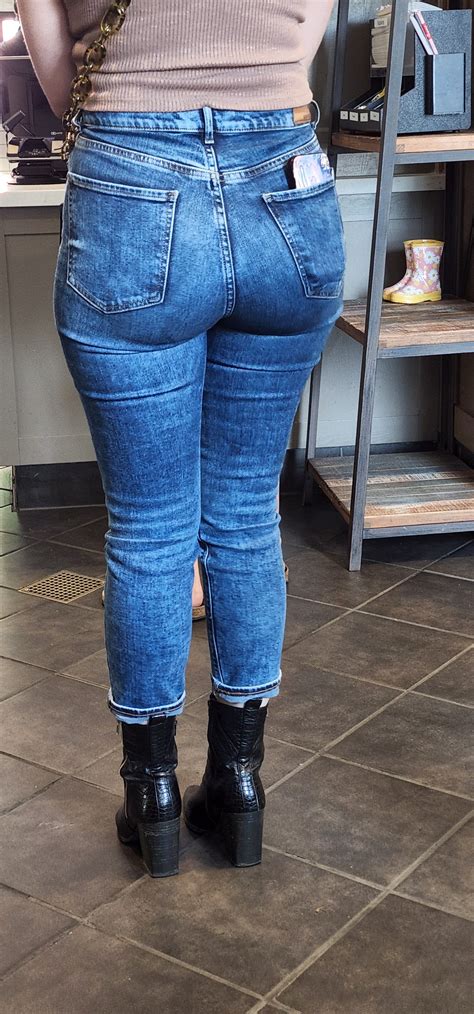 Latina With Nice Ass In Jeans Tight Jeans Forum