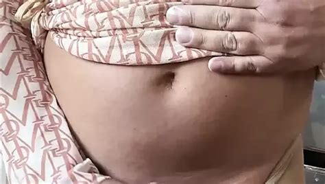 Amateur Travestiet Kellycd2022 Sexy Milf Geniet Van Een Middagrit Masturberend En Klaarkomend