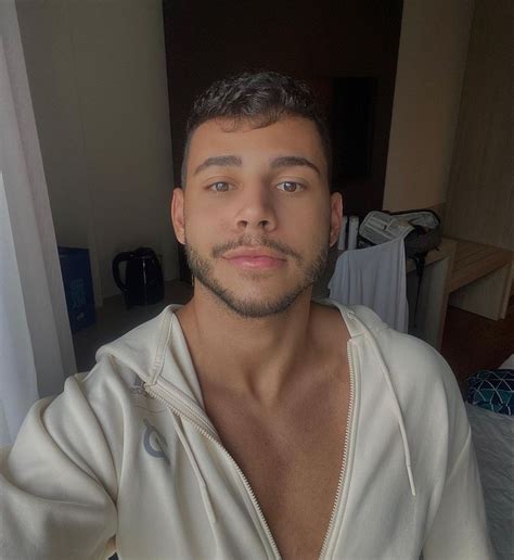 Popó revela conselhos que deu quando filho se revelou gay O fiofó é seu dá para quem quiser