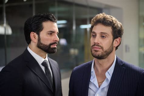 Univision Censura Beso Gay De Juegos De Amor Y Poder