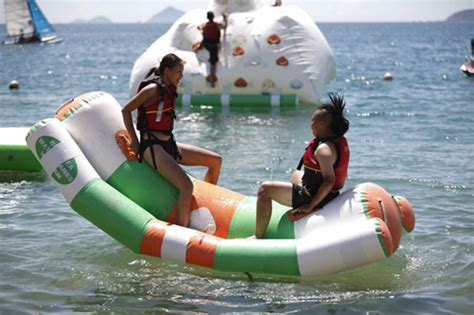 Hương Giang Idol diện bikini khoe dáng chuẩn