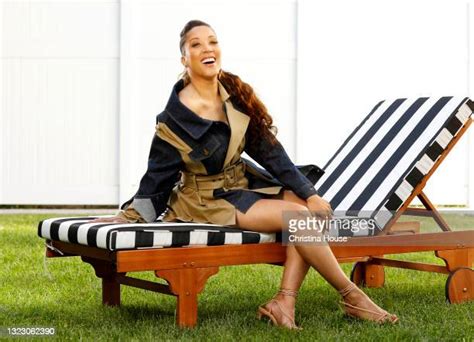 Latest Hot Robin Thede Bikini Pics