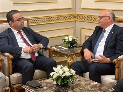 Labor Minister discusses cooperation with Algerian Education Minister