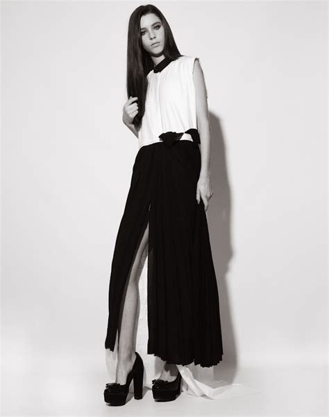 Profile Models Ella C Is A Beautiful Brunette