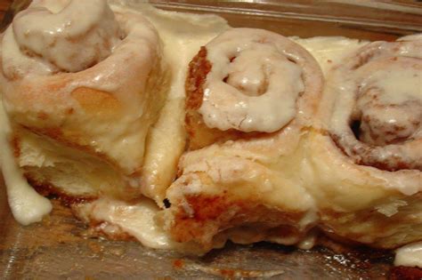 The Pioneer Womans Cinnamon Rolls Recipesyummi