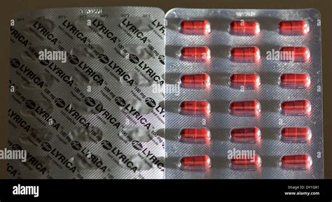 100 Mg Pregabalin Tablets Stock Photo 68261537 Alamy