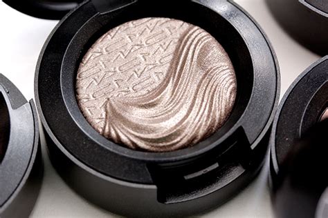 Our Destination An Extra Dimension Of Easy Shimmery Eye Makeup With The MAC Magnetic Nude