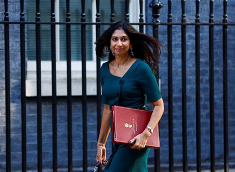 Ministro Interno UK E Gli Immigrati Gay La Nuova Bussola Quotidiana