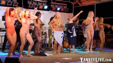 Women Dancing Naked On Stage Video Porn Videos