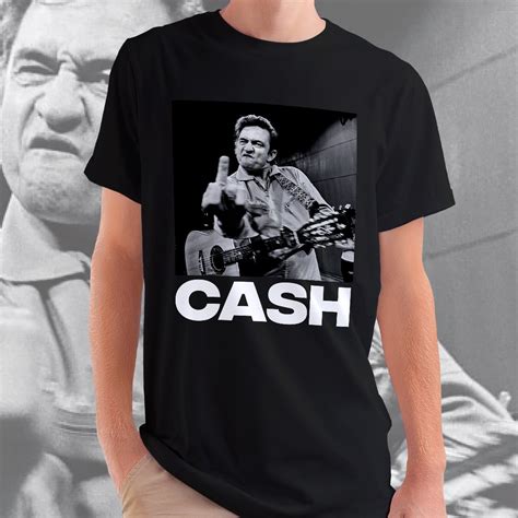 Camiseta Unissex Cash Johnny Cash Em San Quentin Prison Preta Camisa